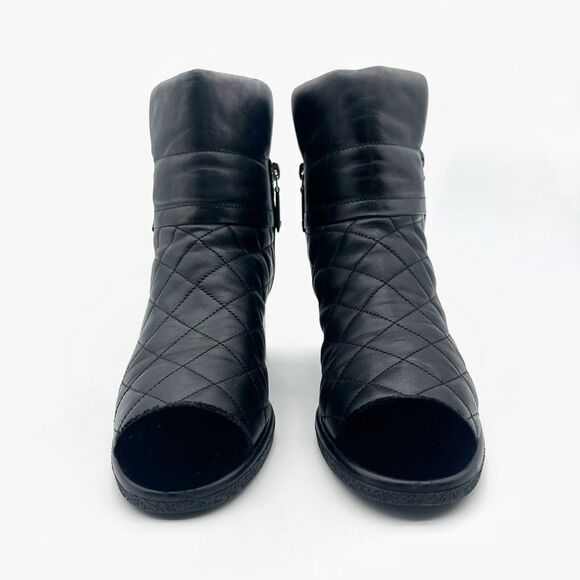 CHANEL Black CC Logo Quilted Ankle Boots Size 39 Velvet Cap Toe Zip Moto Leather - Picture 5 of 13